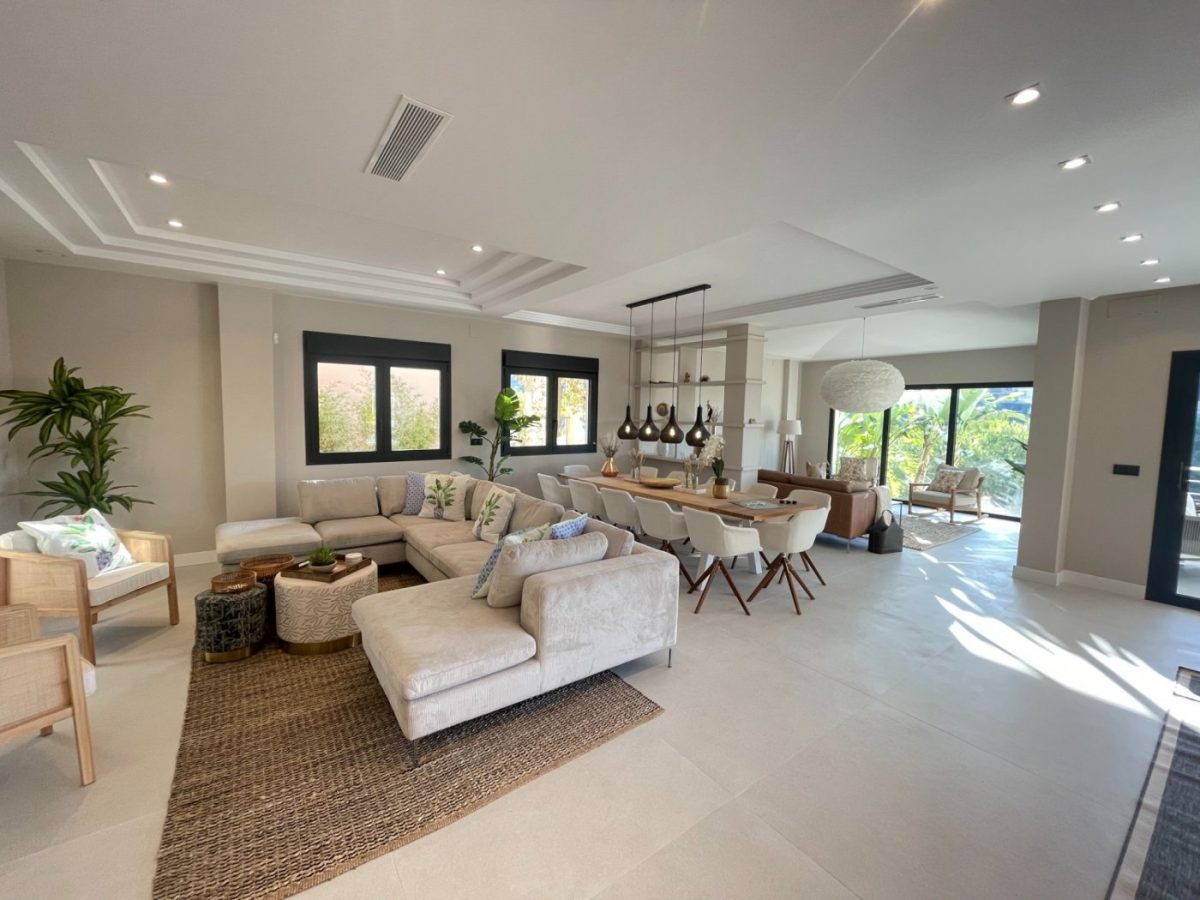 La Quinta Golf-Elviria-Marbella Exclusiva Villa 7 Dormitorios, Garaje y Piscina — Foto 2
