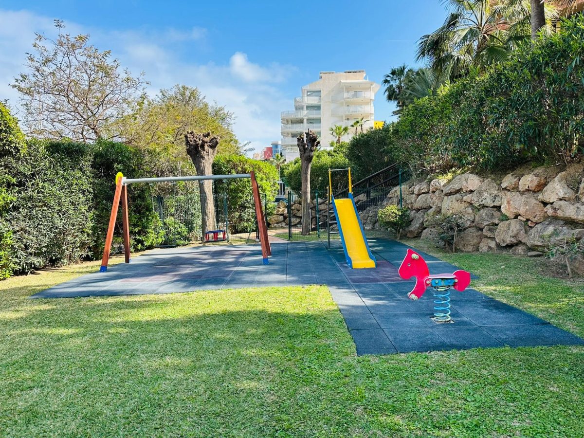 Benalmádena - Precioso Piso 2 Dormitorios Reformado, Piscina, Garaje, Parque Infantil, Pista Pádel — Foto 17