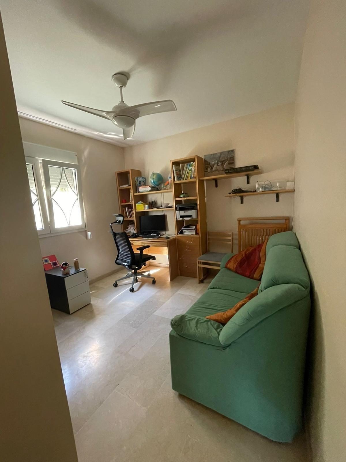 Alhaurín de la Torre - Chalet, 6 Dormitorios, Piscina, Apartamento Independiente — Foto 30
