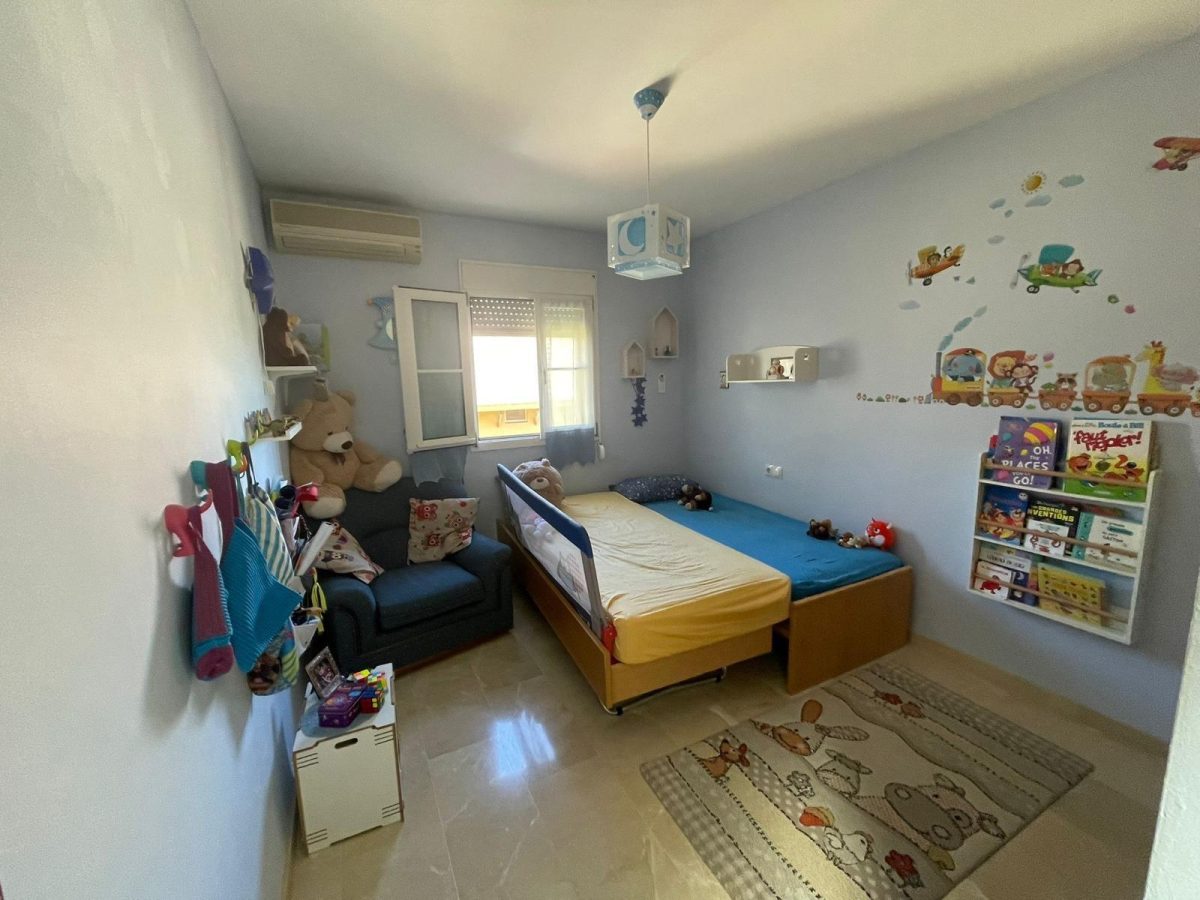 Alhaurín de la Torre - Chalet, 6 Dormitorios, Piscina, Apartamento Independiente — Foto 13
