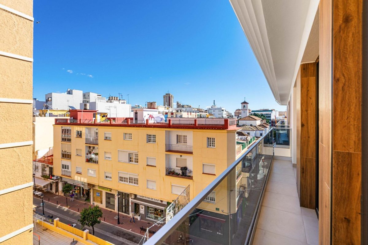 Fuengirola Centro - Pisazo de 1 Dormitorio, Trastero, Excelentes Calidades — Foto 2