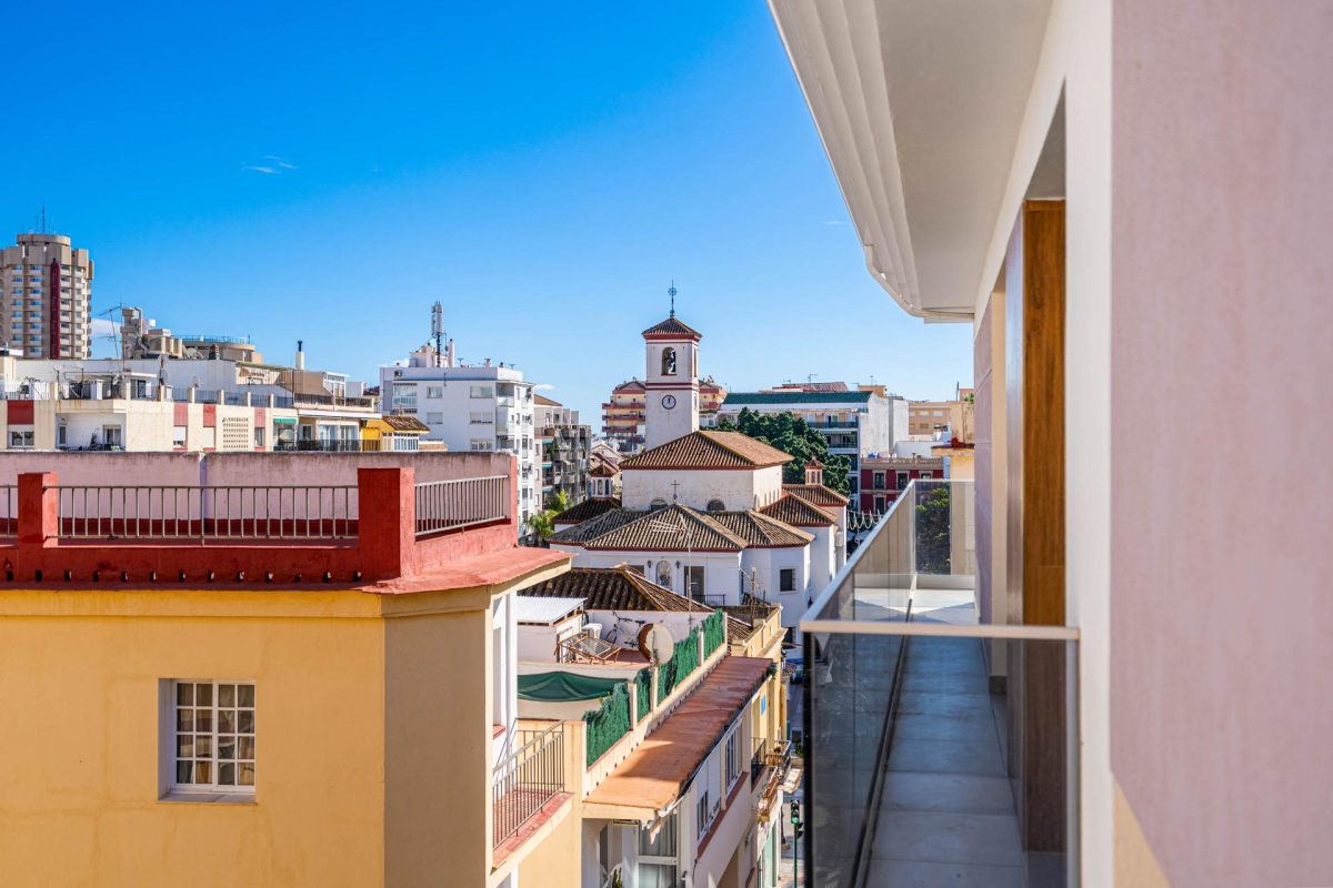 Fuengirola Centro - Pisazo de 1 Dormitorio, Trastero, Excelentes Calidades — Foto 12