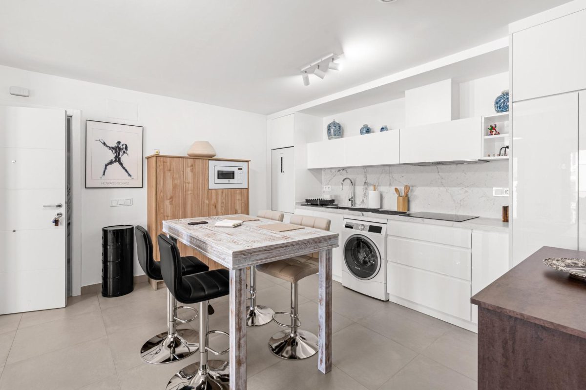 Fuengirola Centro - Pisazo de 1 Dormitorio, Trastero, Excelentes Calidades — Foto 5