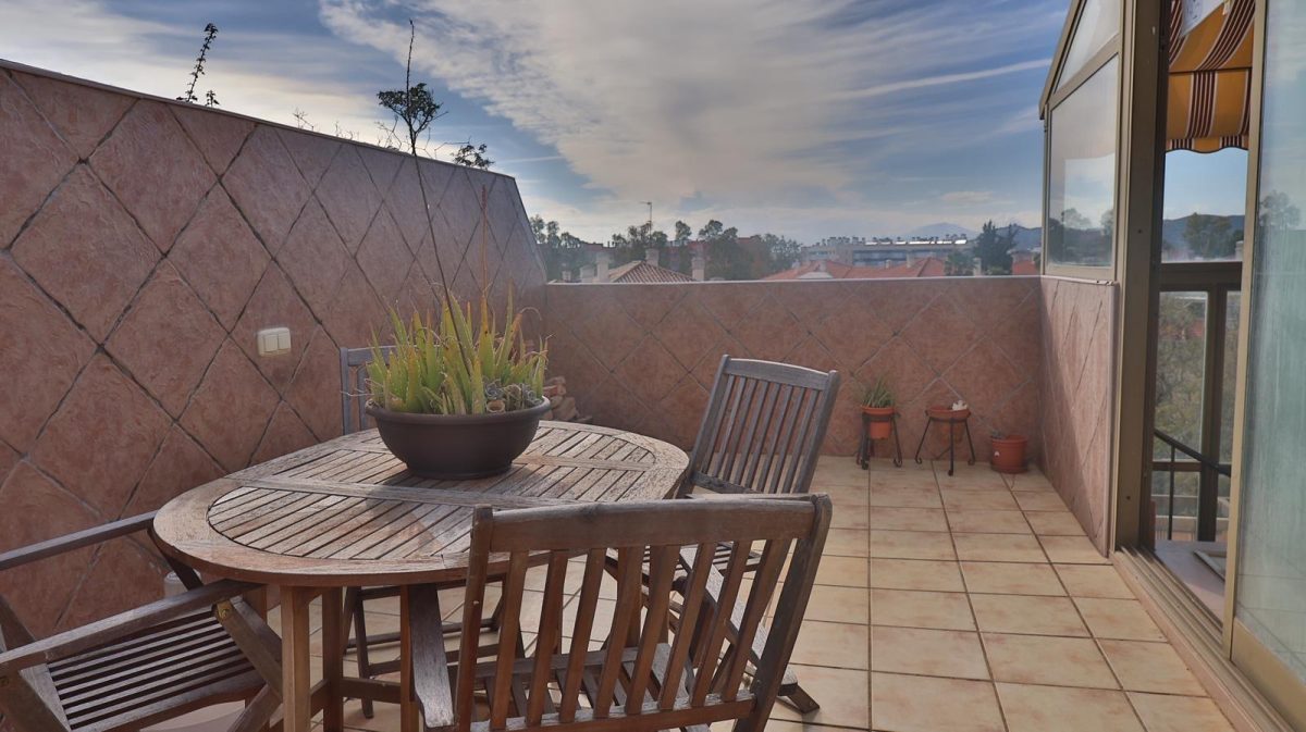 Ático Dúplex en Teatinos con Solárium Privado de 41 m² | 3 Dormitorios + Garaje y Trastero — Foto 1