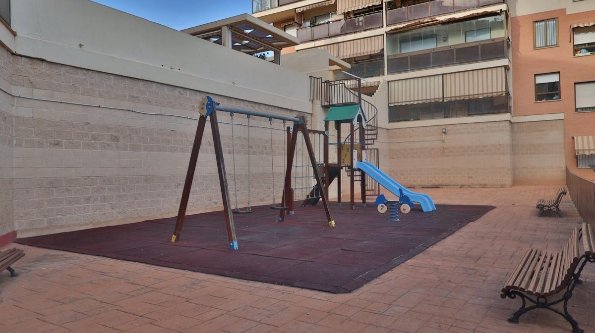 Ático Dúplex en Teatinos con Solárium Privado de 41 m² | 3 Dormitorios + Garaje y Trastero — Foto 25
