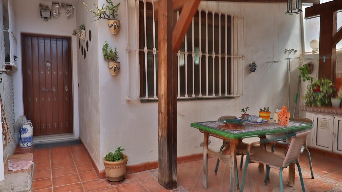 Pareado con gran potencial en Guadalmar – amplio exterior, estudio independiente y acceso a piscina — Foto 20