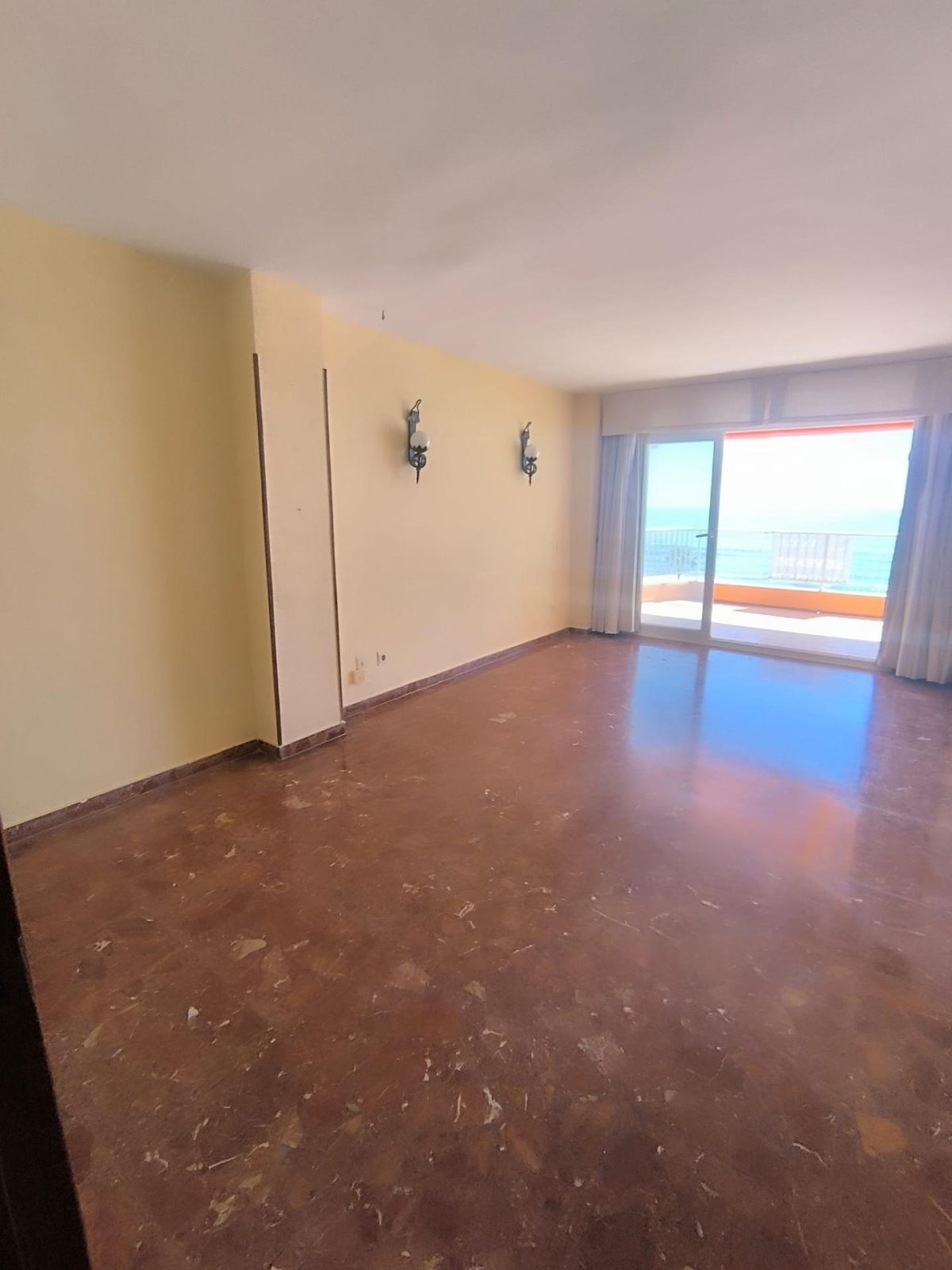 Fuengirola Primera Línea Playa - Piso 2 Dormitorios Vistas al Mar — Foto 17