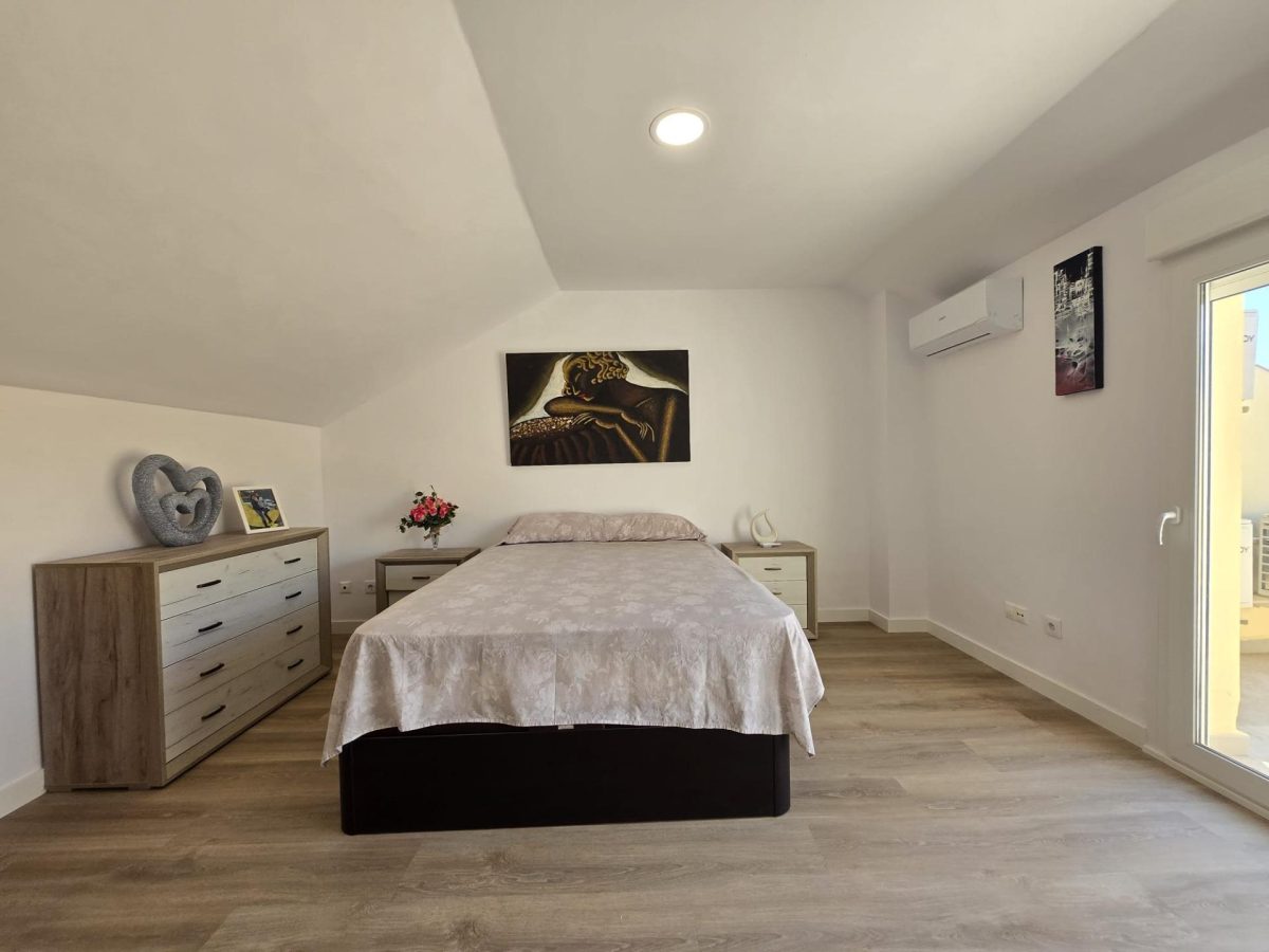 Los Boliches - Gran Adosada 4 Dormitorios, Piscina, Parking y Trastero Fuengirola — Foto 14