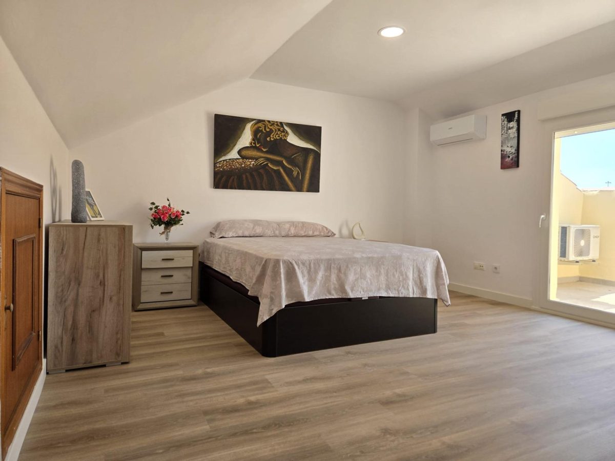 Los Boliches - Gran Adosada 4 Dormitorios, Piscina, Parking y Trastero Fuengirola — Foto 12