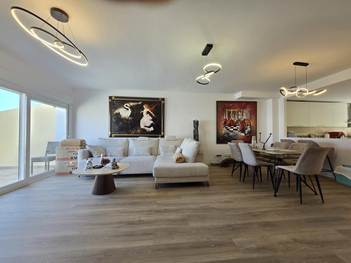 Los Boliches - Gran Adosada 4 Dormitorios, Piscina, Parking y Trastero Fuengirola — Foto 3