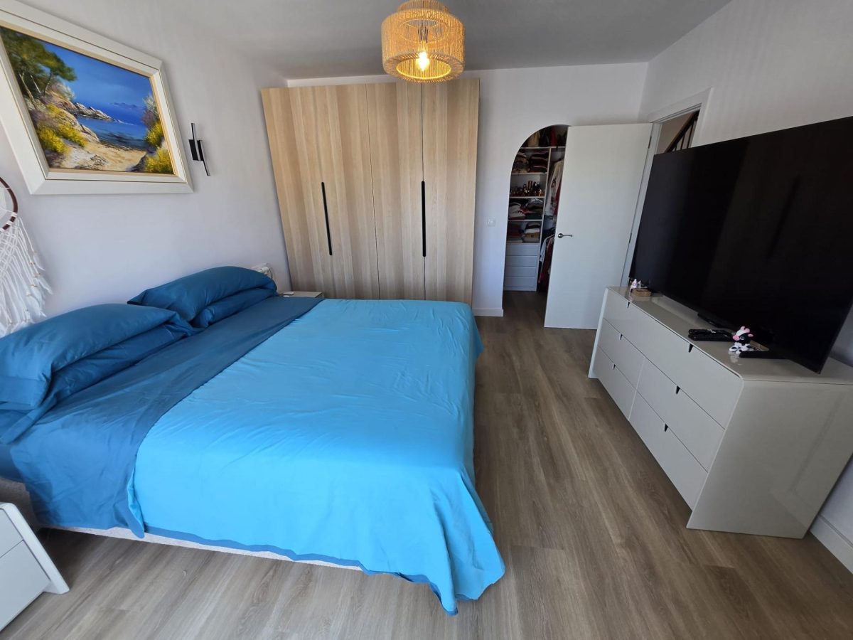 Los Boliches - Gran Adosada 4 Dormitorios, Piscina, Parking y Trastero Fuengirola — Foto 11