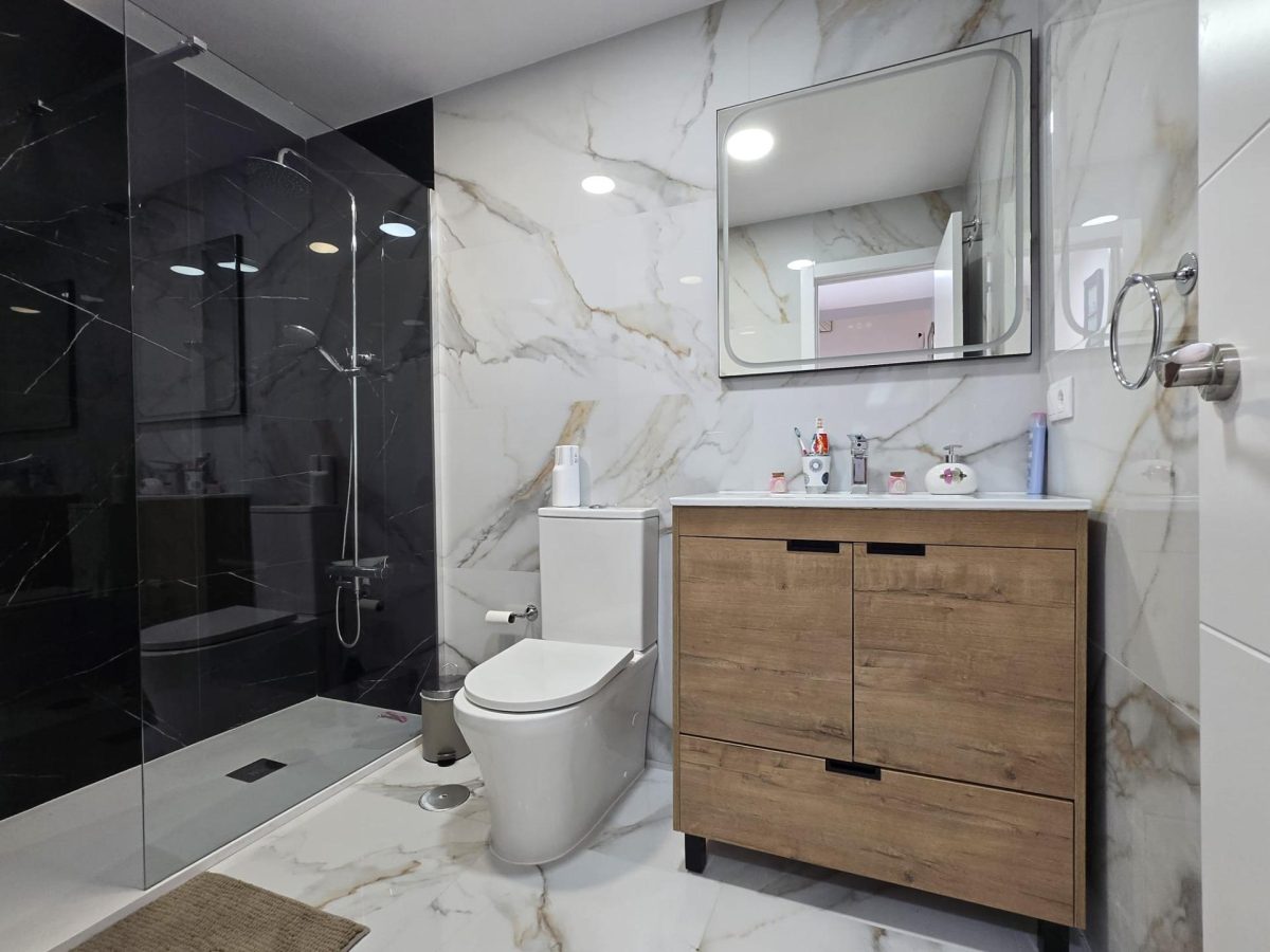 Los Boliches - Gran Adosada 4 Dormitorios, Piscina, Parking y Trastero Fuengirola — Foto 20
