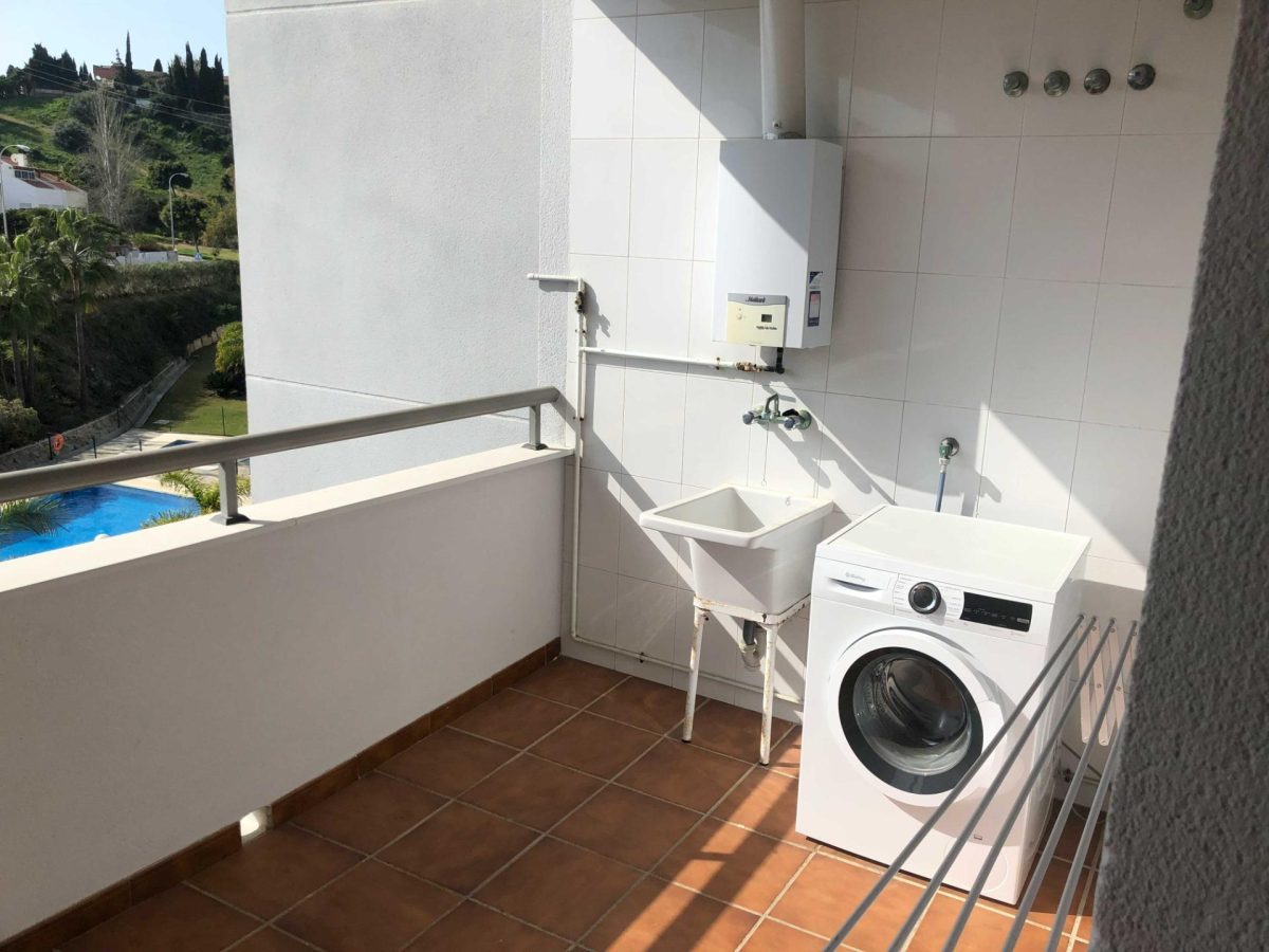 C.Comercial Miramar - Pisazo 1 Dormitorio, Garaje, Trastero, Piscina, Zona Infantil — Foto 14