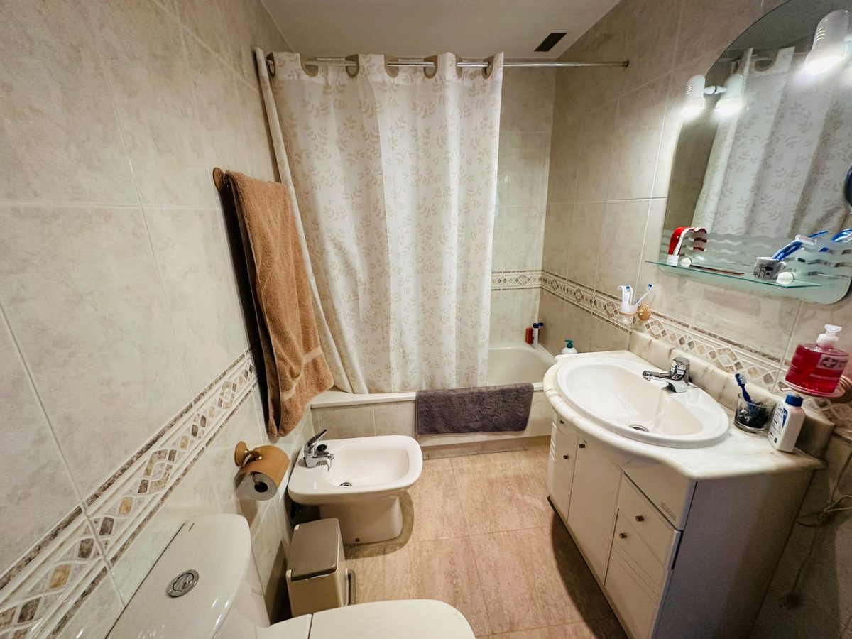 La Sierrezuela - Adosada de 2 Dormitorios, Garaje Privado, 3 Piscinas, Pista de Padel, Gran Terraza — Foto 16