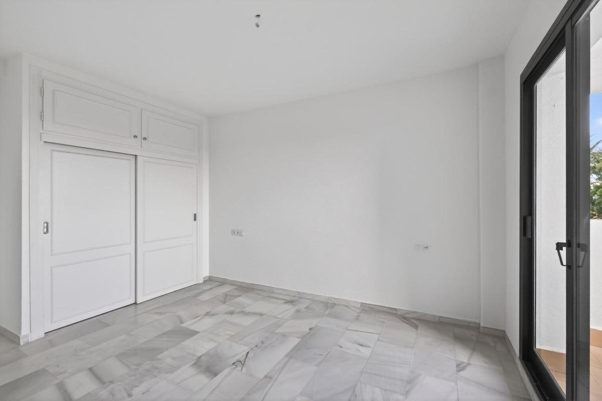 Apartamento con vistas al mar y cerca de la playa en Calahonda, Costa del Sol — Foto 10