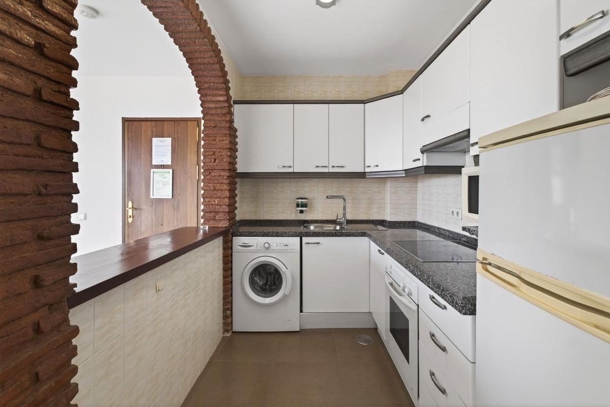 Apartamento con vistas al mar y cerca de la playa en Calahonda, Costa del Sol — Foto 6