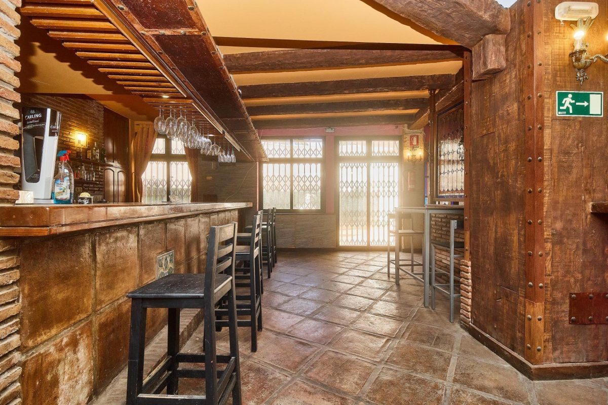 Marbesa - Local Restaurante con 417,70M2, Terraza 56m, 2 Baños ,Parking Comunitario — Foto 5