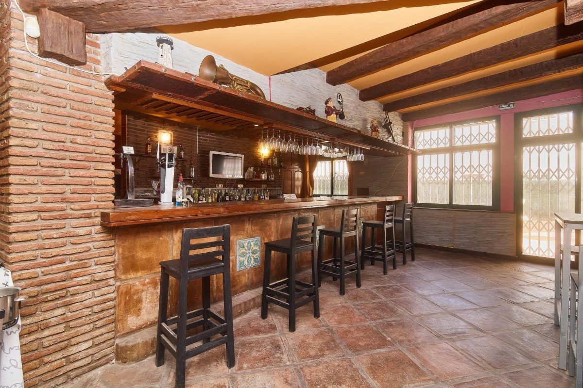 Marbesa - Local Restaurante con 417,70M2, Terraza 56m, 2 Baños ,Parking Comunitario — Foto 4