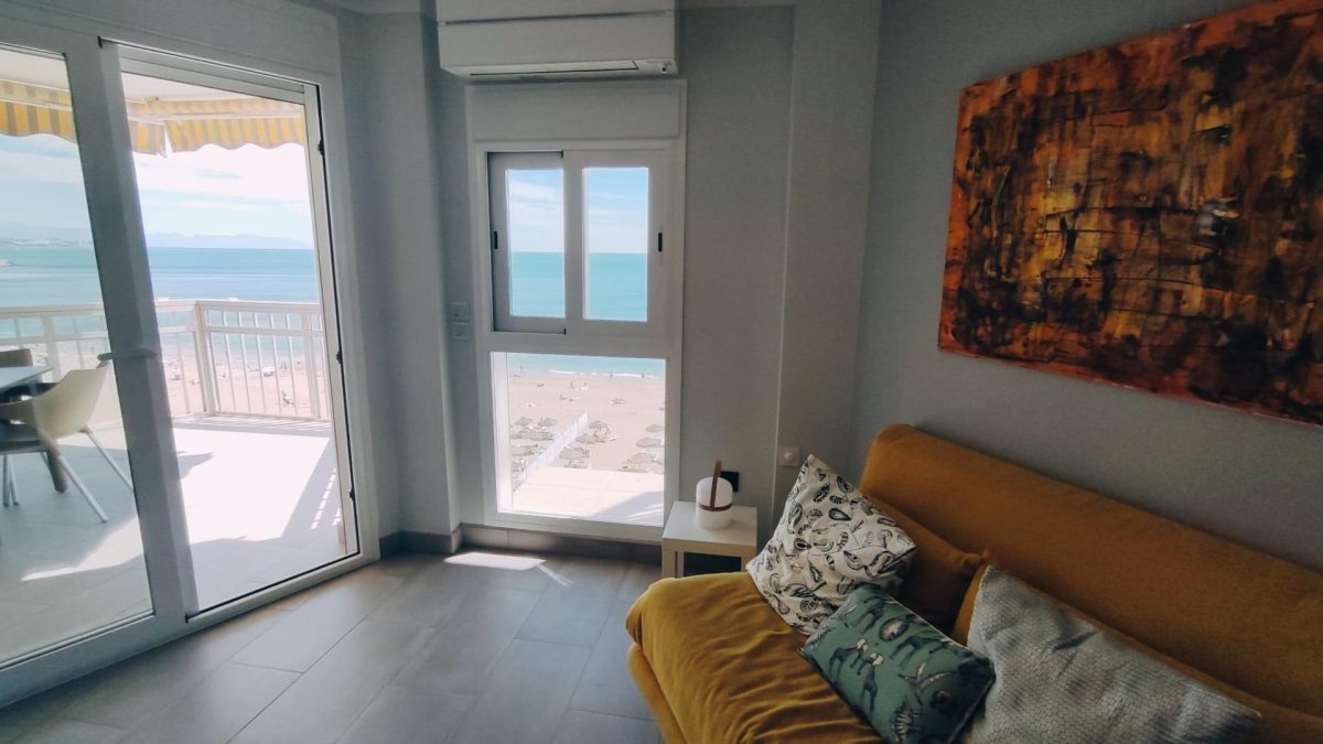 Fuengirola 1ªLínea Playa - Piso 1 Dormitorio Reformado — Foto 4
