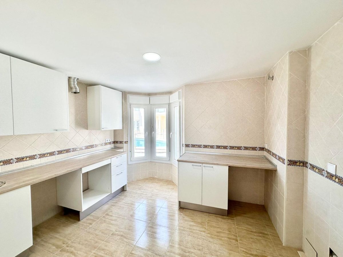 Los Boliches - Adosada 3 Dormitorios, Garaje, Trastero y Piscina — Foto 6