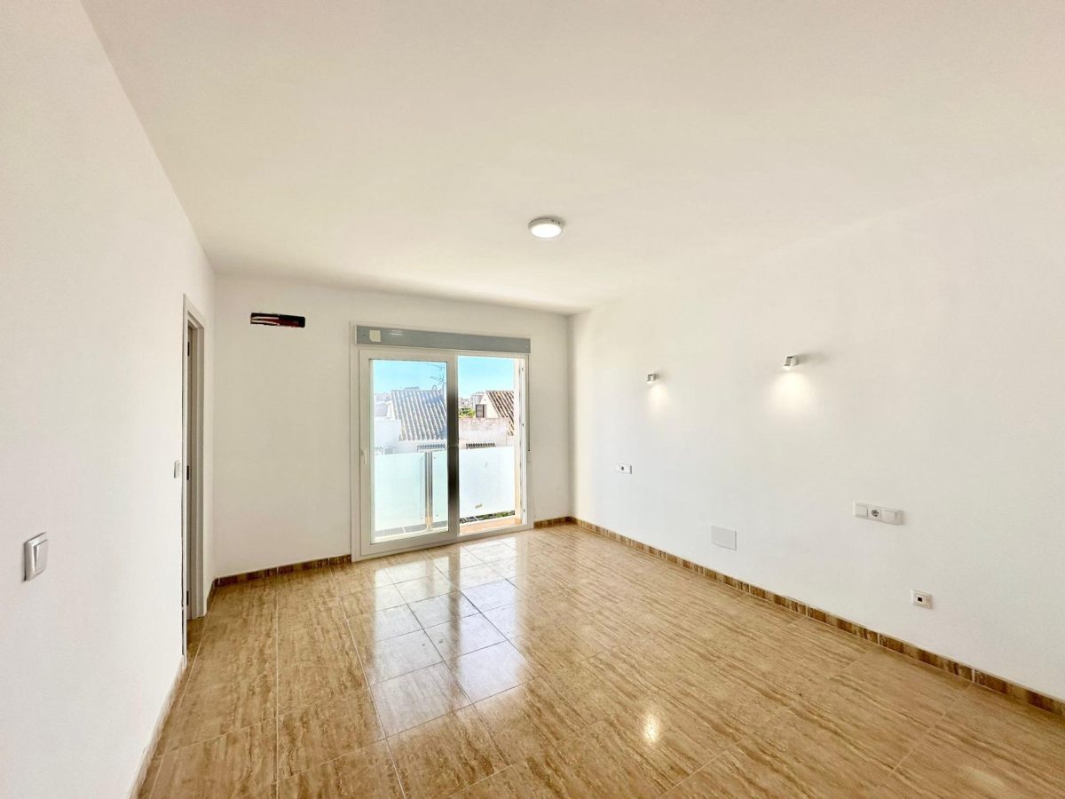 Los Boliches - Adosada 3 Dormitorios, Garaje, Trastero y Piscina — Foto 12