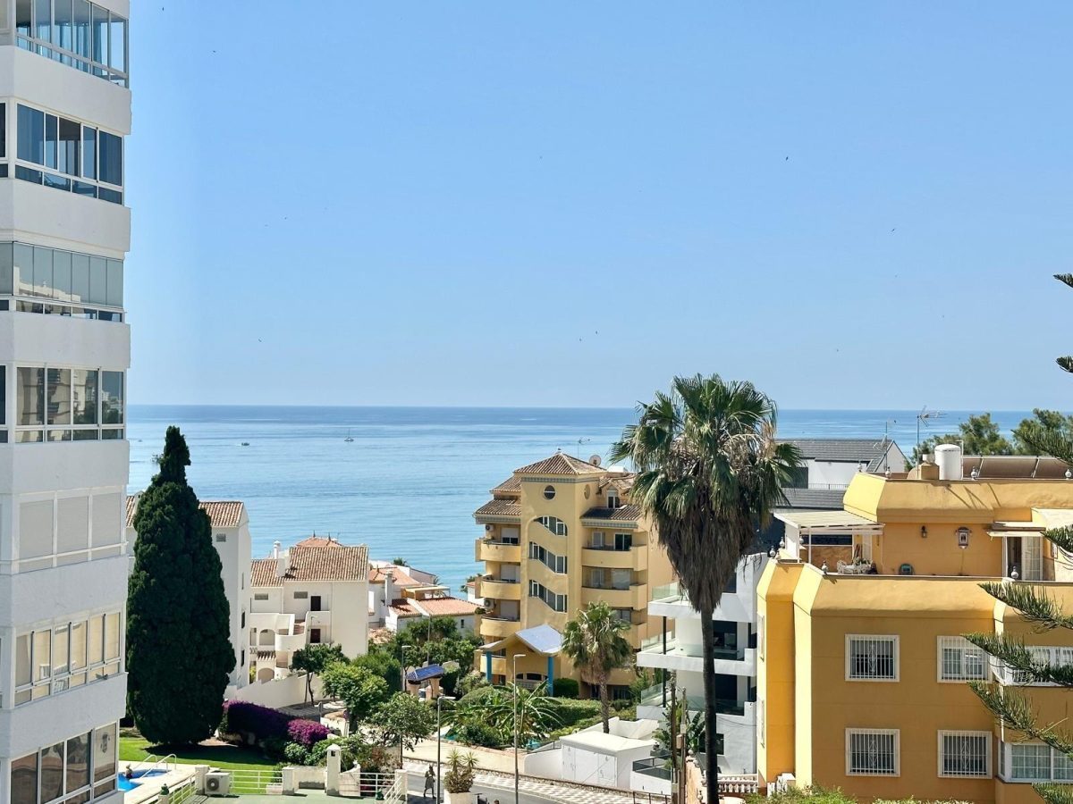 Benalmádena - Espectacular Piso a Estrenar, 2 Dormitorios, Garaje y Piscina — Foto 1