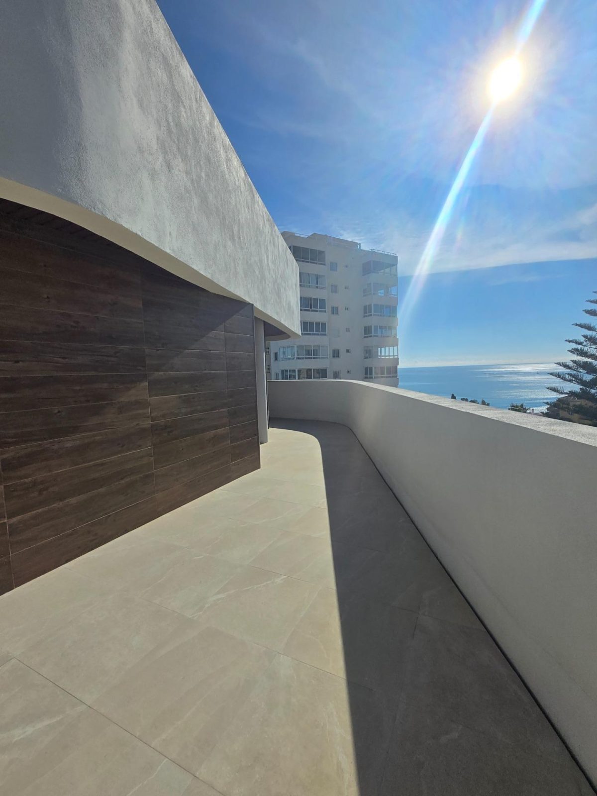 Benalmádena - Espectacular Dúplex a Estrenar, 2 Dormitorios, Vistas al Mar, Garaje y Piscina. — Foto 20