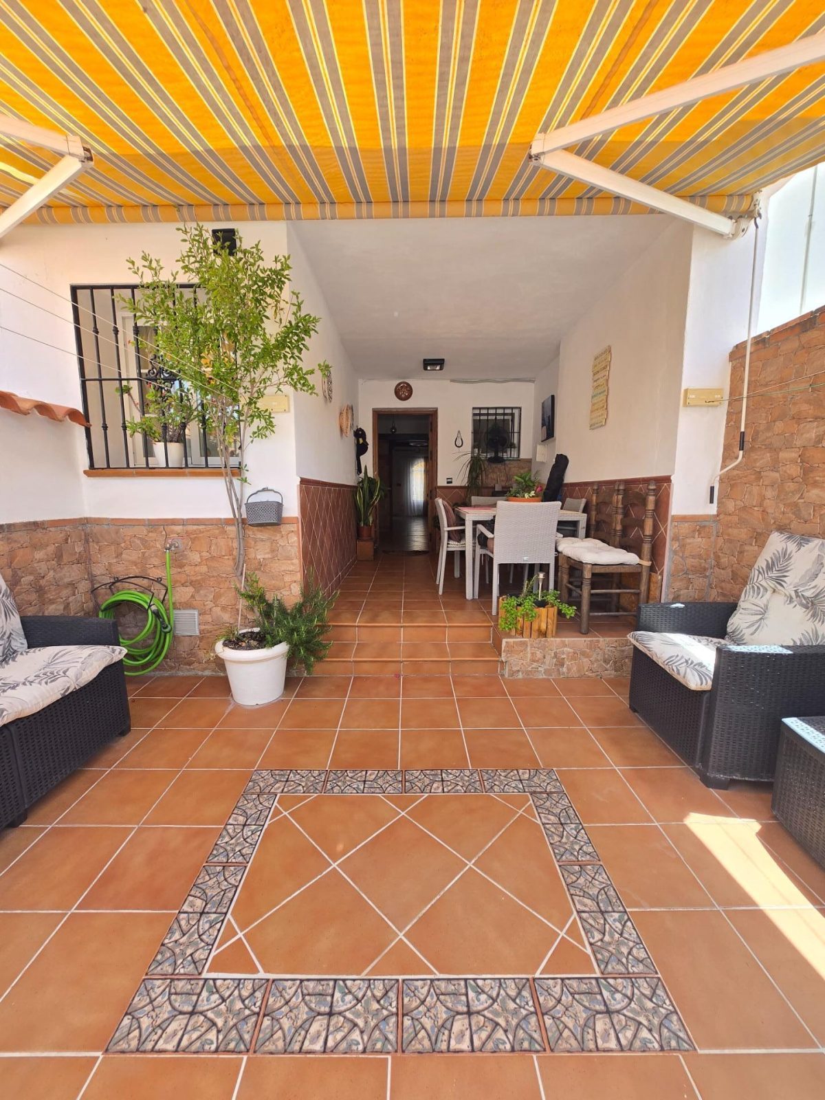 Alhaurín de la Torre - Adosado Reformado, 3 dormitorios, Porche, Terraza, Patio, Piscina, Garaje — Foto 4