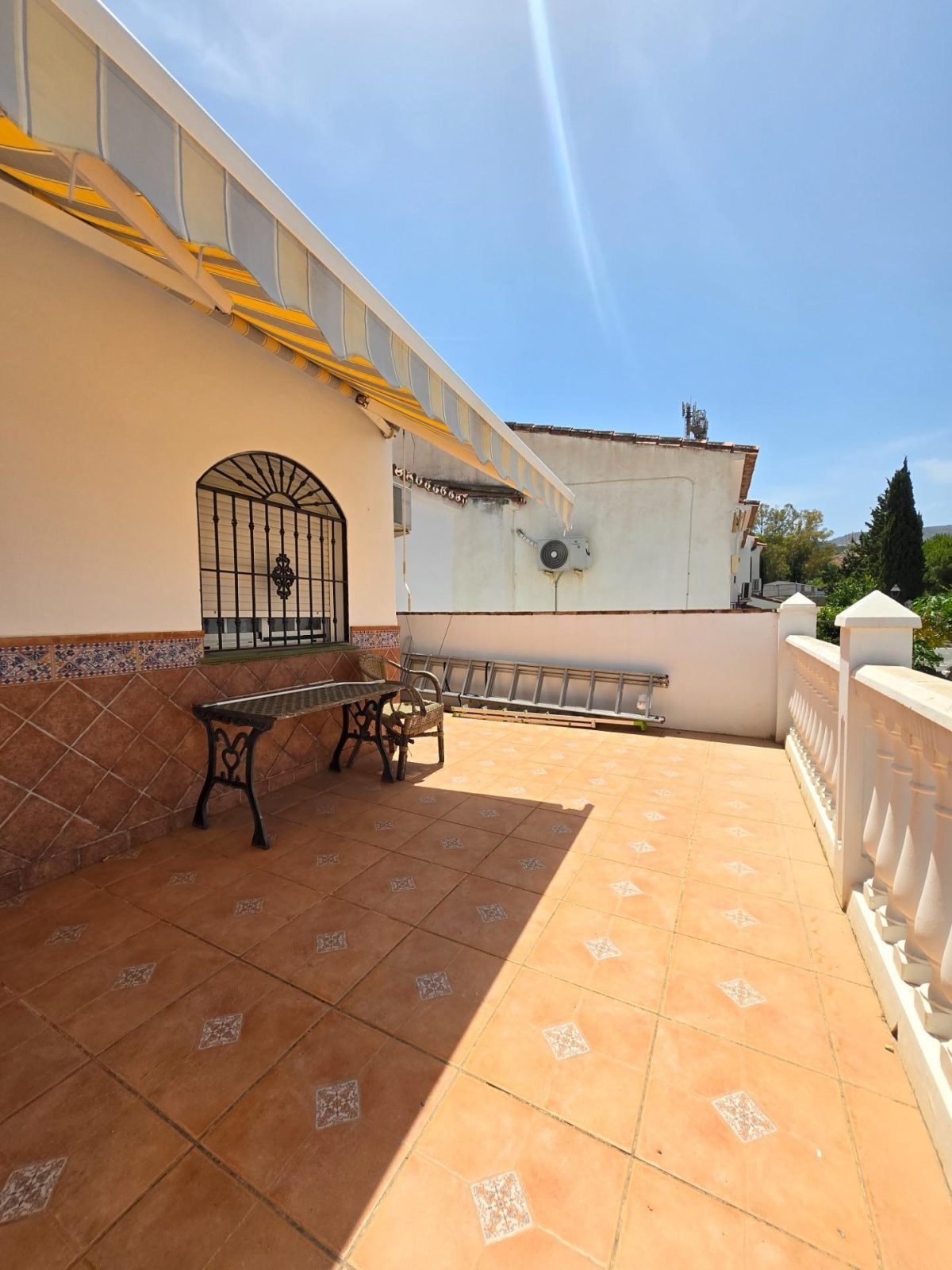 Alhaurín de la Torre - Adosado Reformado, 3 dormitorios, Porche, Terraza, Patio, Piscina, Garaje — Foto 19