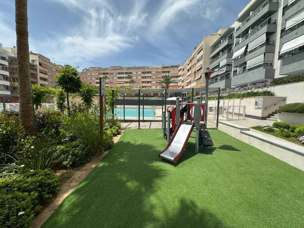 Las Lagunas - Piso a Estrenar 2 Dormitorios, Garaje, Trastero, Piscina, Solarium — Foto 2