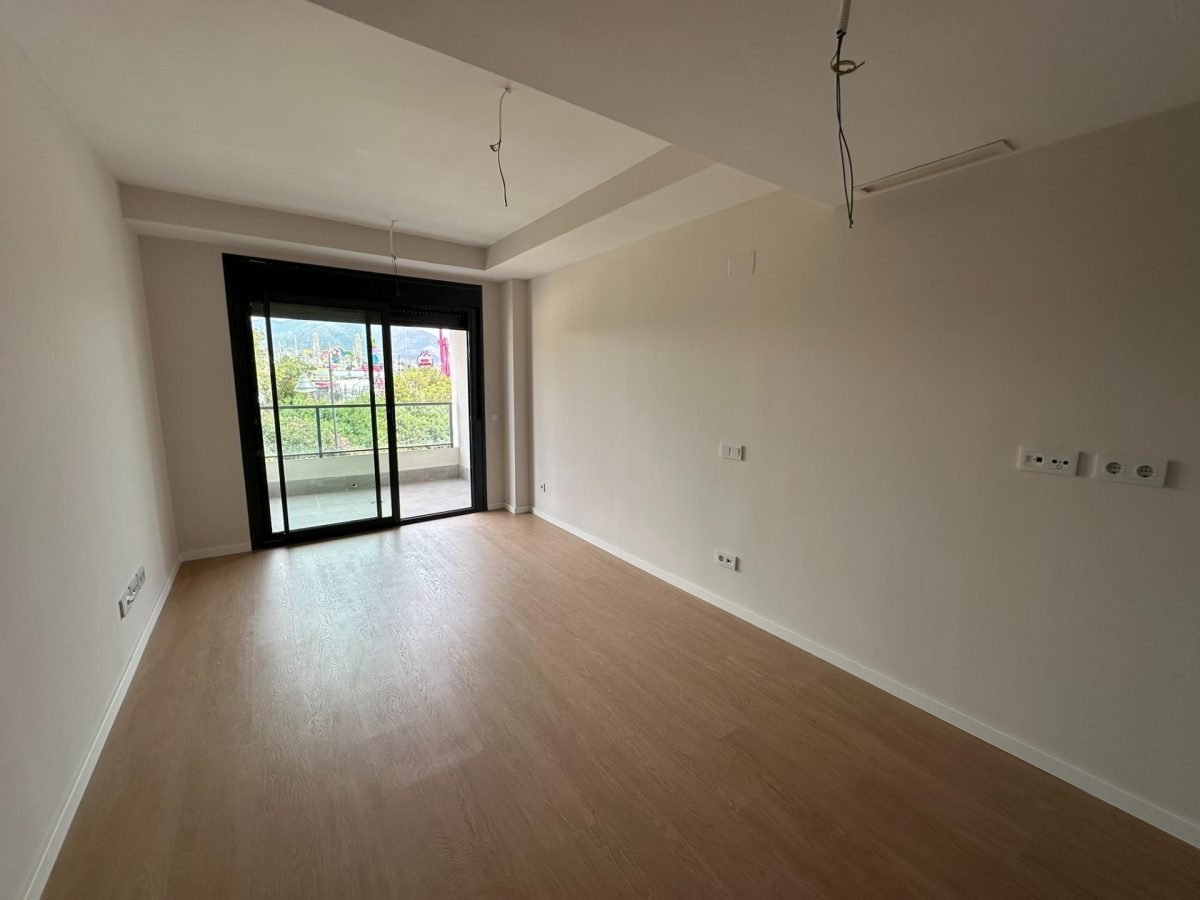 Las Lagunas - Piso a Estrenar 2 Dormitorios, Garaje, Trastero, Piscina, Solarium — Foto 4