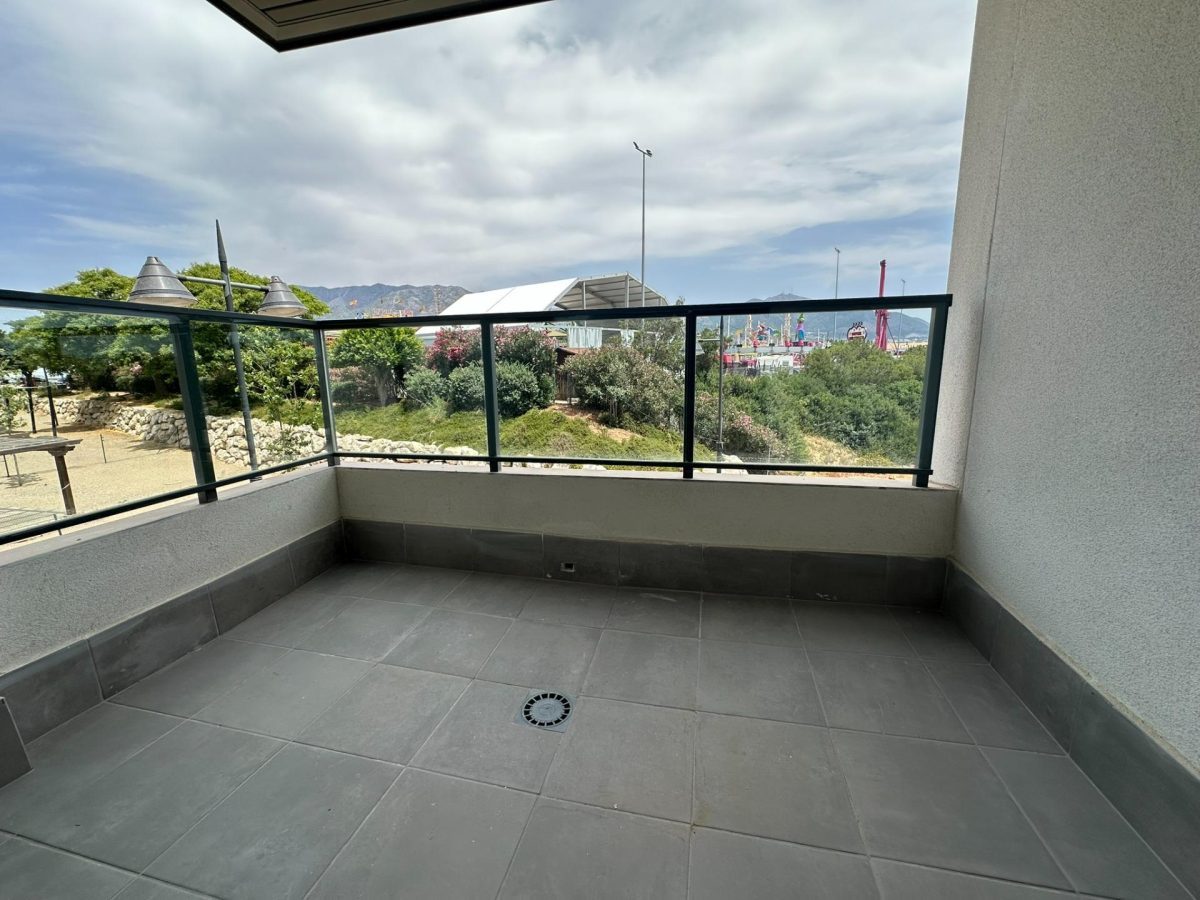 Las Lagunas - Piso a Estrenar 2 Dormitorios, Garaje, Trastero, Piscina, Solarium — Foto 1
