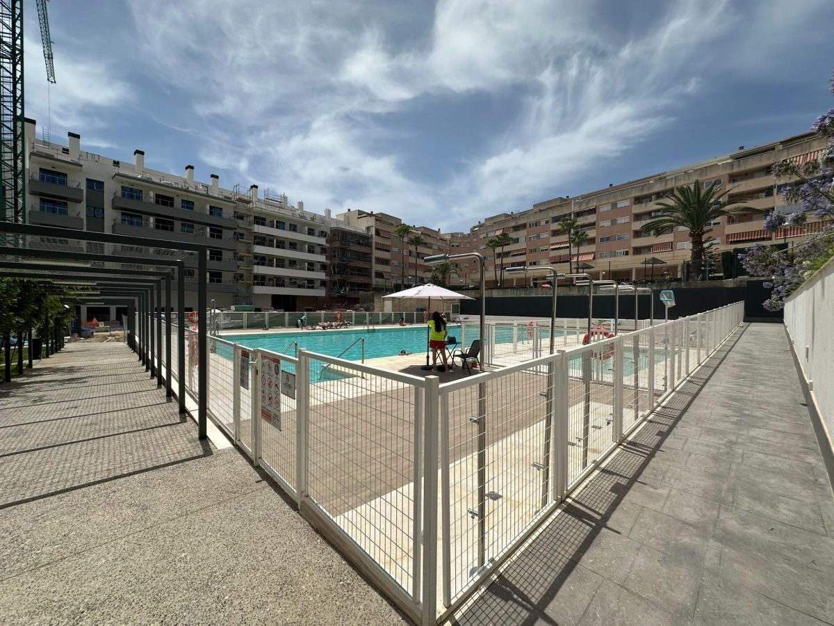 Las Lagunas - Piso a Estrenar 2 Dormitorios, Garaje, Trastero, Piscina, Solarium — Foto 3