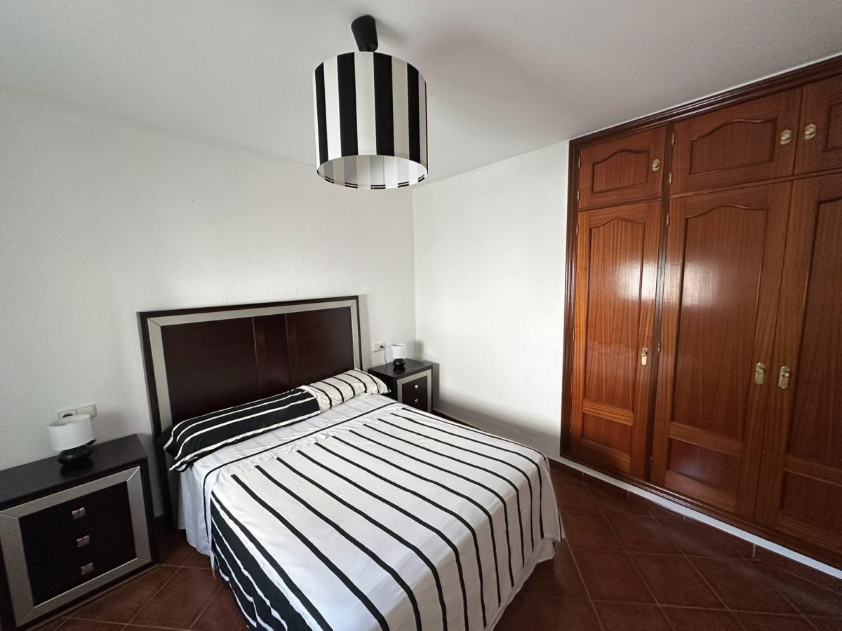 Las Lagunas - Casa Pareada Reformada 3 Dormitorios con Parking Privado y Solarium — Foto 9