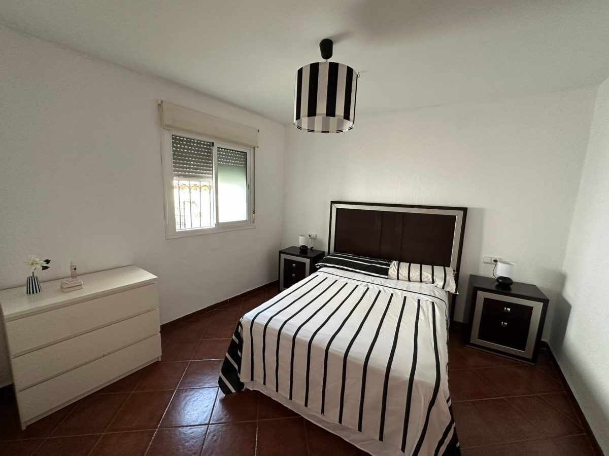 Las Lagunas - Casa Pareada Reformada 3 Dormitorios con Parking Privado y Solarium — Foto 7