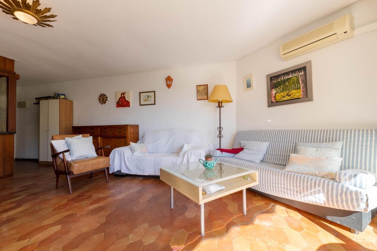 Apartamento con terraza y piscina a diez minutos del mar, en Torreblanca — Foto 7