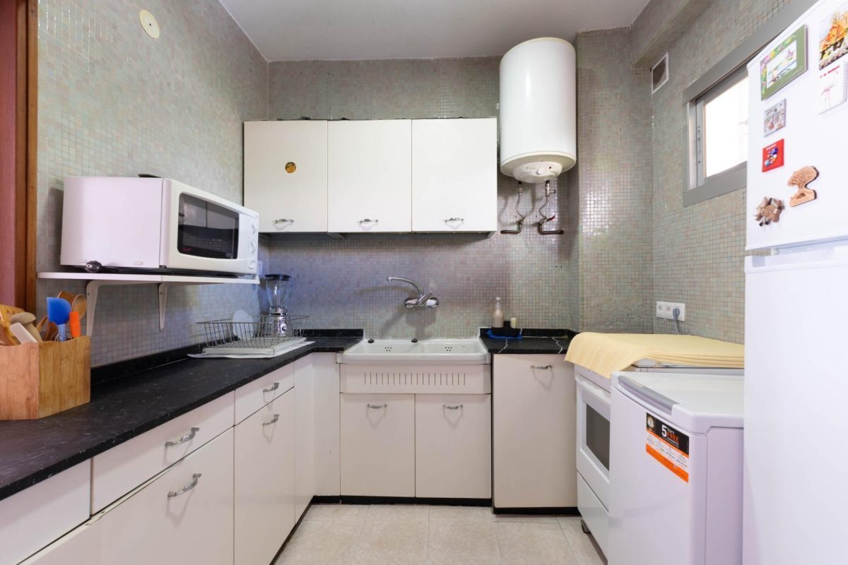 Apartamento con terraza y piscina a diez minutos del mar, en Torreblanca — Foto 10