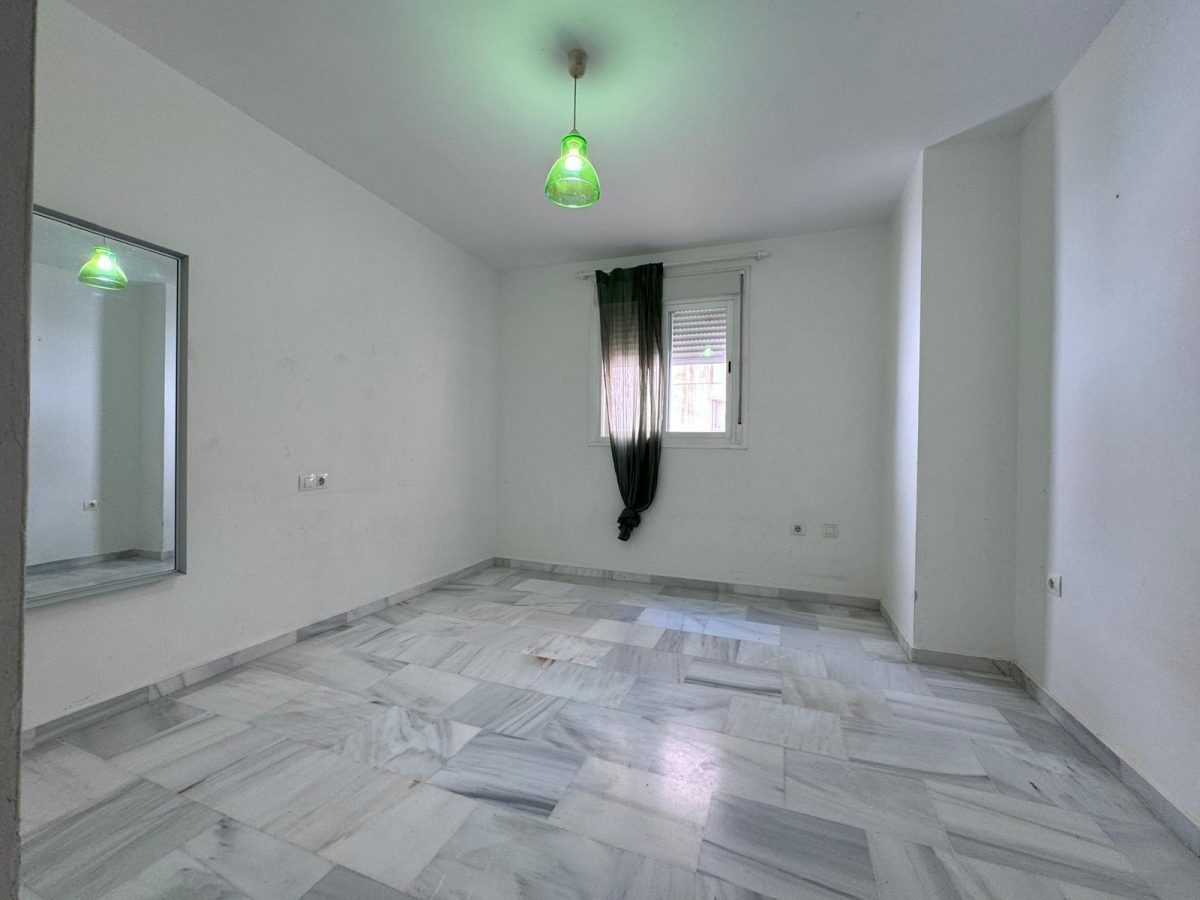 Las Lagunas - Piso de 2 Dormitorios, Piscina, Garaje y Trastero — Foto 9