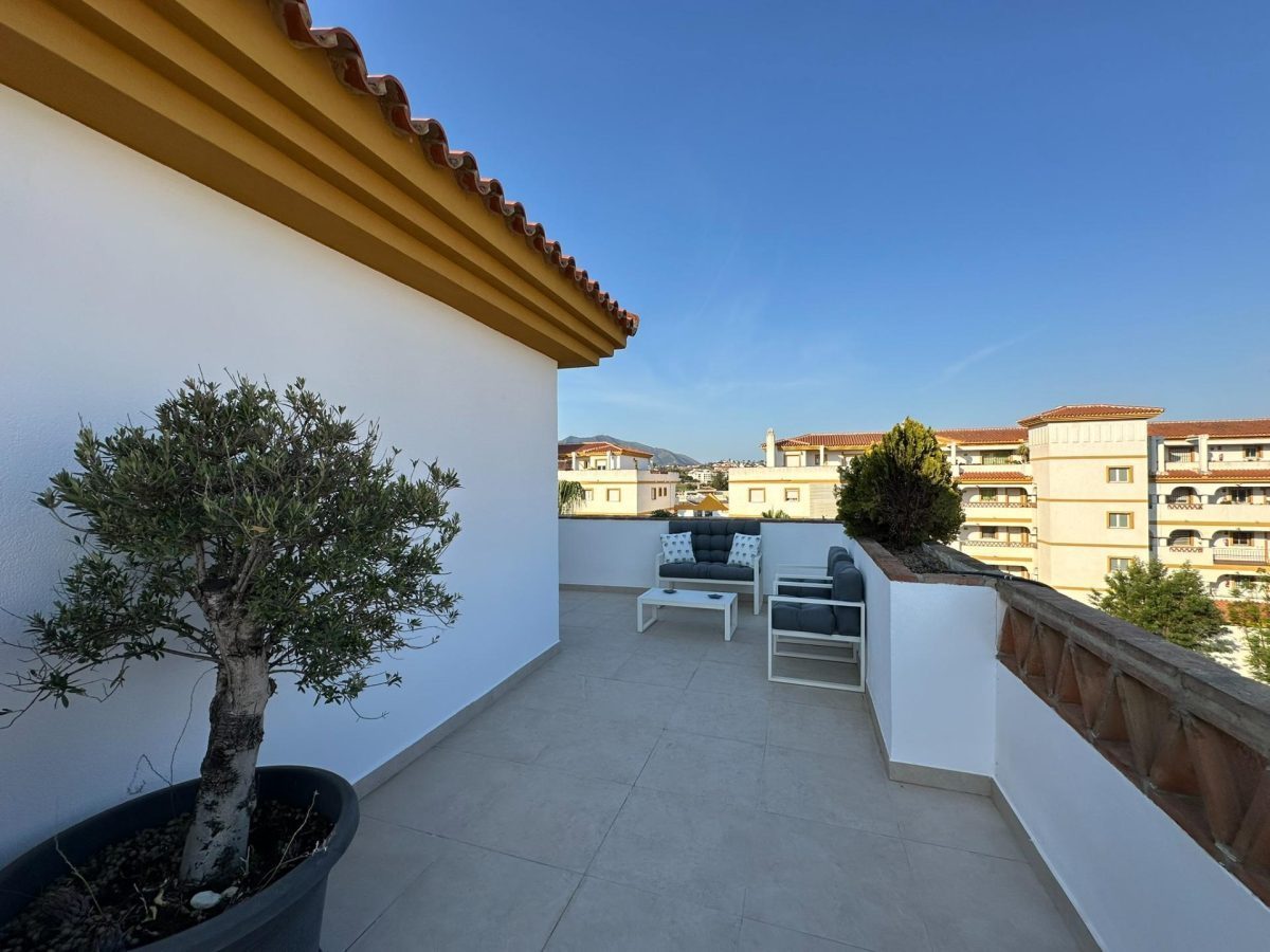 Mijas Golf - Super Ático 3 Dormitorios Impecable, 4 Piscinas, Garaje, 2 Pistas de Pádel, Zona Infantil (Sept-Junio) — Foto 14