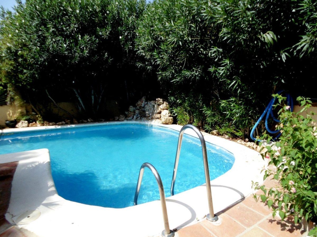 Sierrezuela - Chalet Pareado 4 Dormitorios, Piscina, Garaje, Reforma a tu gusto — Foto 4