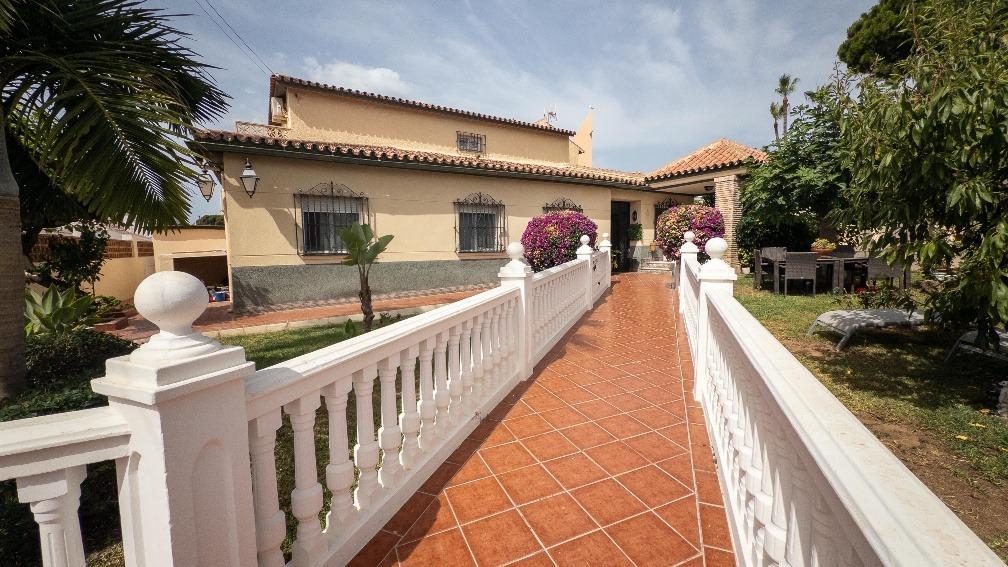 Benalmádena - Villa Reformada, 6 dormitorios, Piscina, Parking, Trastero — Foto 10