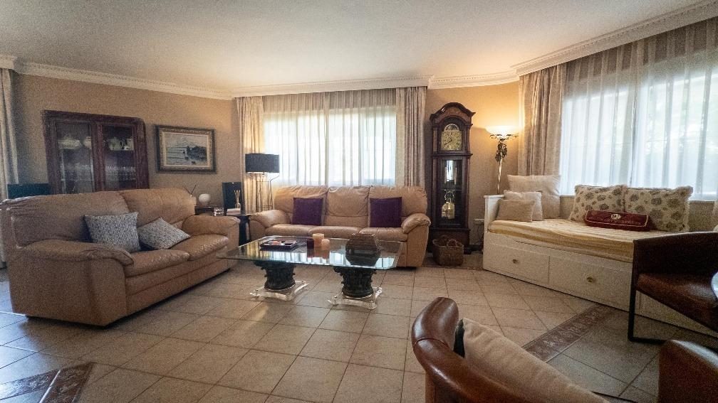 Benalmádena - Villa Reformada, 6 dormitorios, Piscina, Parking, Trastero — Foto 3