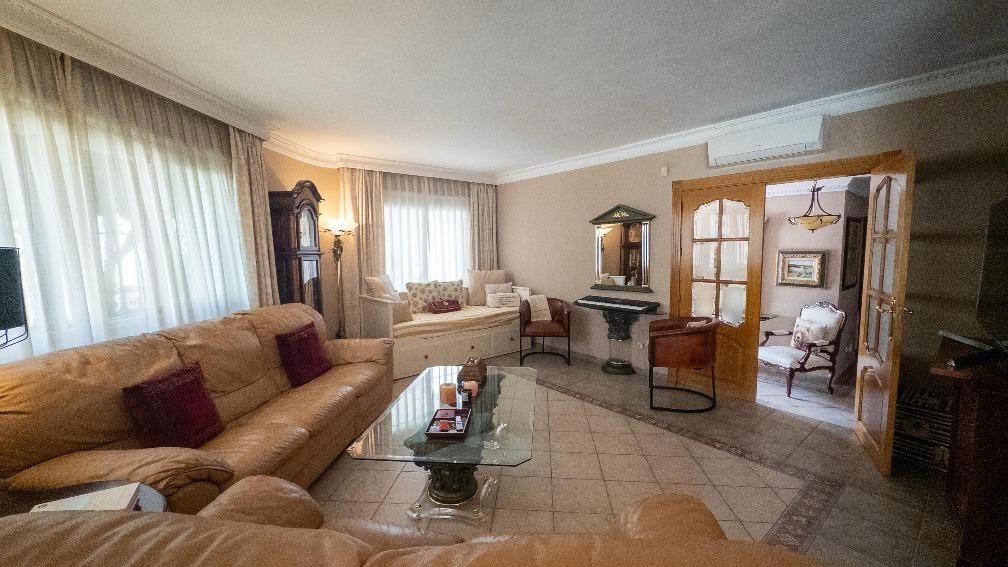 Benalmádena - Villa Reformada, 6 dormitorios, Piscina, Parking, Trastero — Foto 4