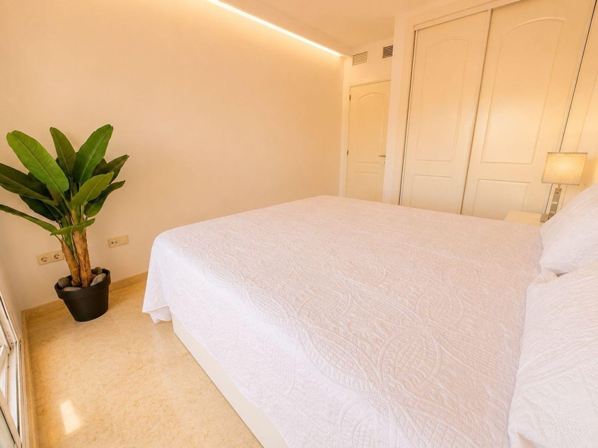 Elviria - Coqueto Piso 1 Dormitorio Garaje, Vistas al Mar, Campo de Golf — Foto 10