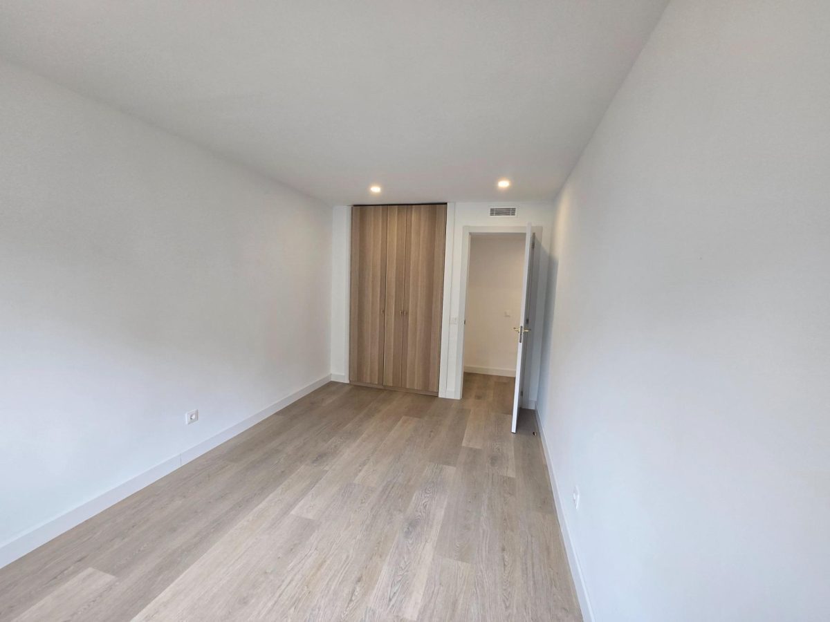 Fuengirola, Piso Reformado, 3 dormitorios, Garaje, Céntrico, Luminoso. — Foto 17