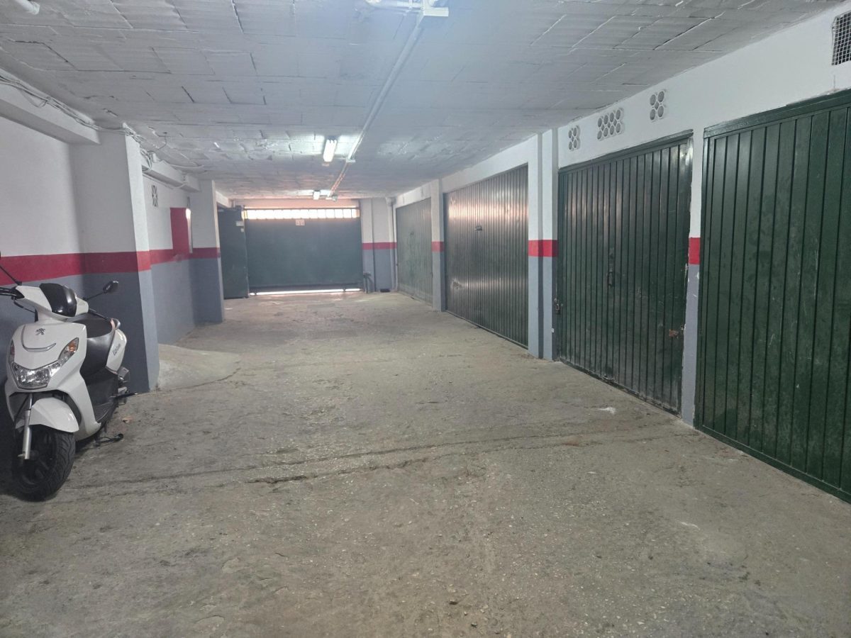 Fuengirola, Piso Reformado, 3 dormitorios, Garaje, Céntrico, Luminoso. — Foto 24