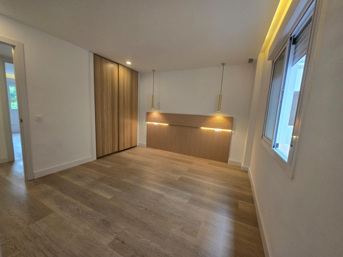Fuengirola, Piso Reformado, 3 dormitorios, Garaje, Céntrico, Luminoso. — Foto 13