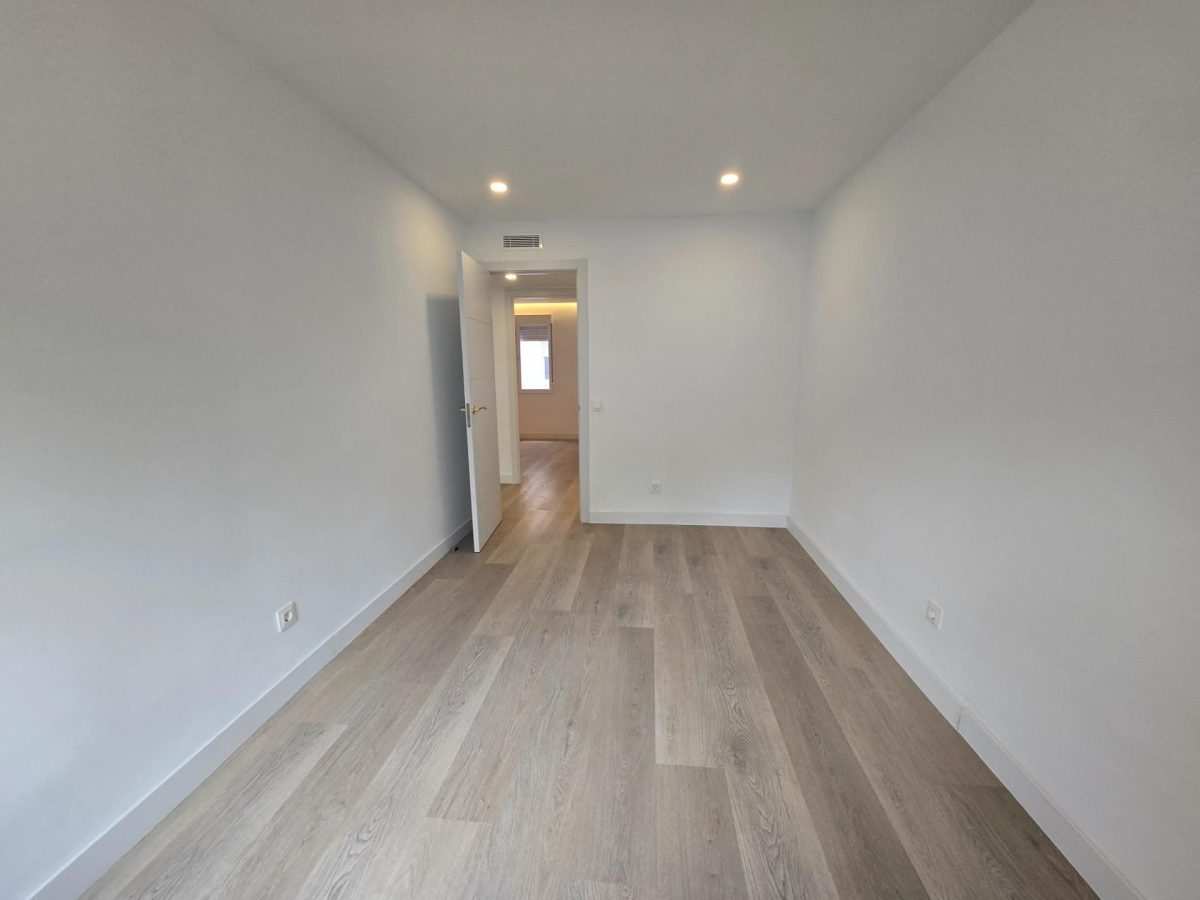 Fuengirola, Piso Reformado, 3 dormitorios, Garaje, Céntrico, Luminoso. — Foto 15