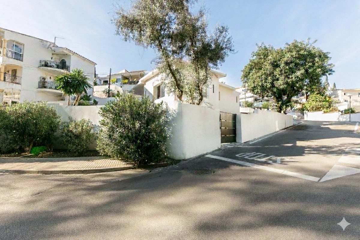 Torreblanca, Casa Reformada, 3 dormitorios + 1 oficina, Garaje, Piscina, jardín — Foto 15