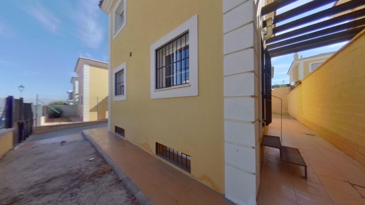 CHALET ADOSADO EN ALHAURIN DE LA TORRE CAPELLANIA — Foto 32
